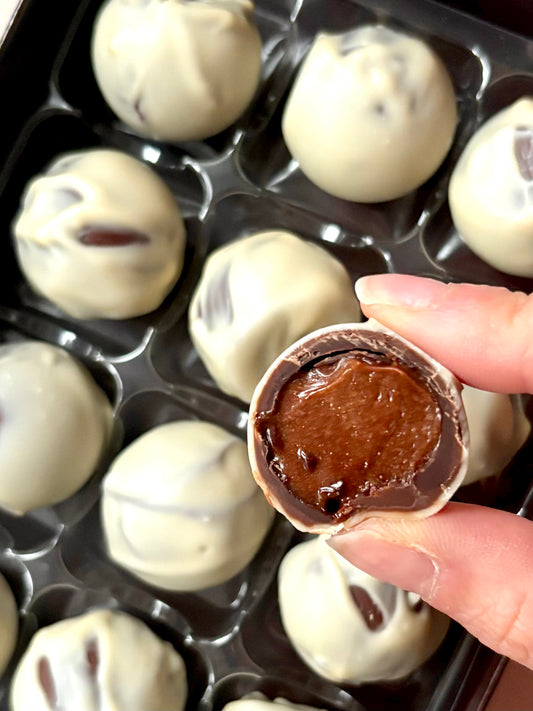 'Baileys' Irish Cream White and M!lk Chocolate Truffles *Christmas Limited Edition*