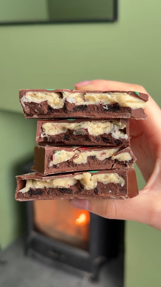 XL Peppermint Cookies & Cream Stuffed Bar *Christmas Limited Edition*