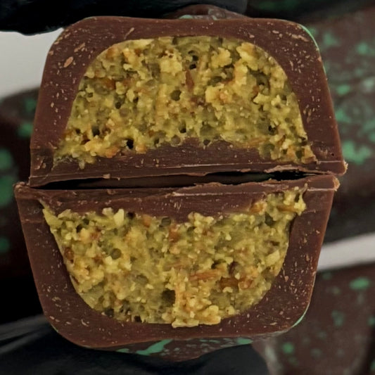 Pistachio Dubai Kunafa M!lk Chocolate Bar