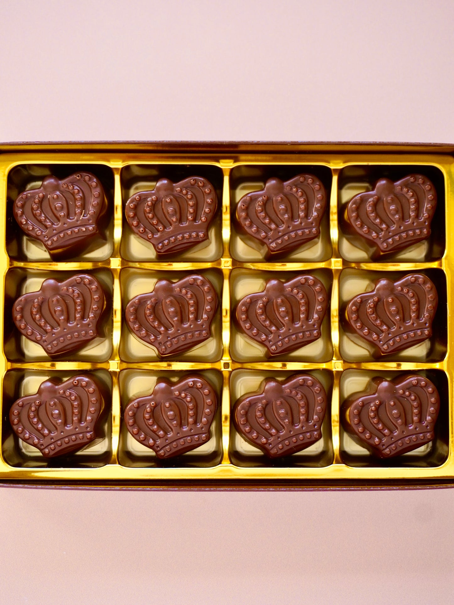 Smooth ‘Lindor’ M!lk Chocolate Crowns