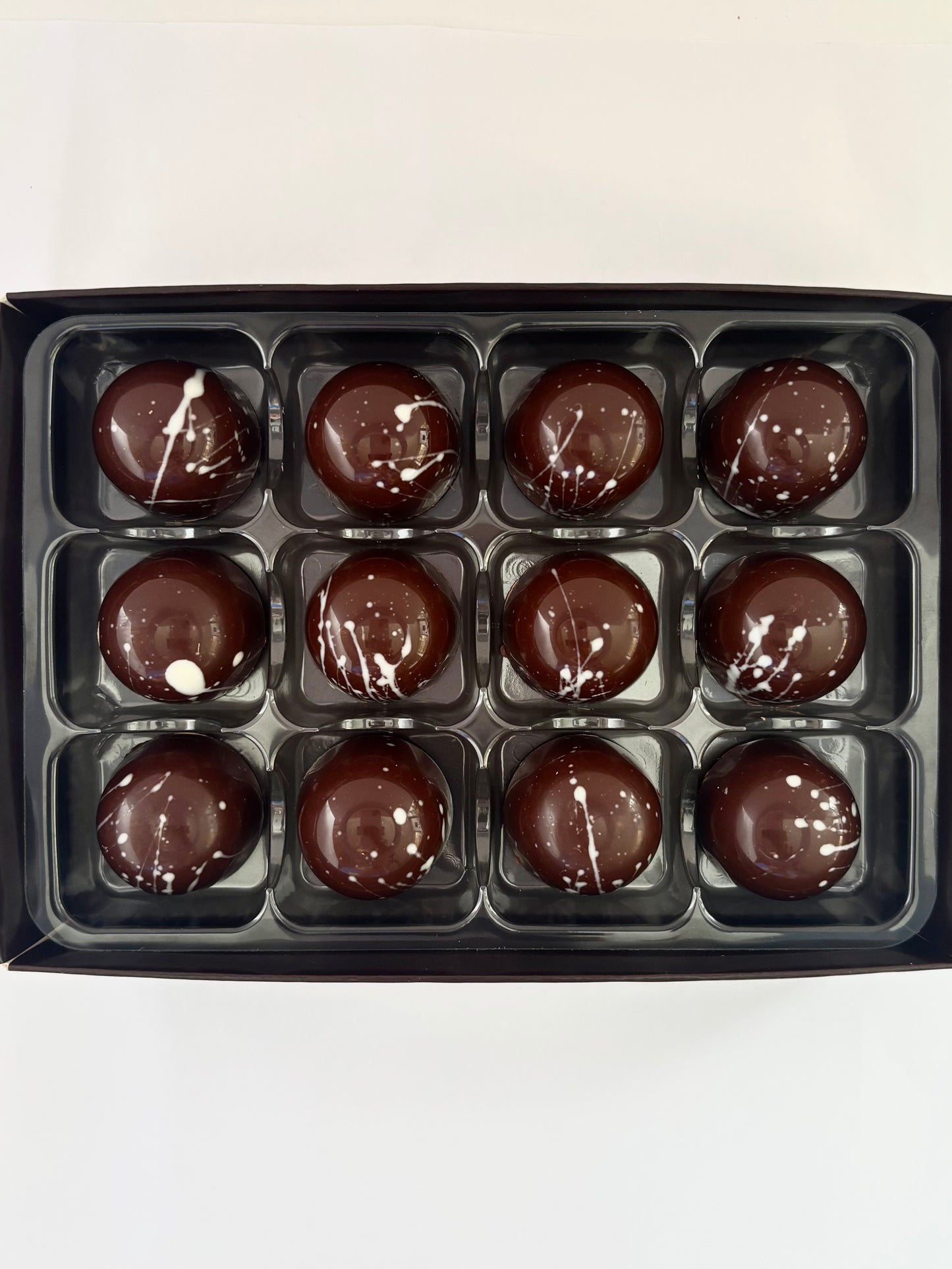 Chai Tea & Biscuit M!lk Chocolate Bonbons