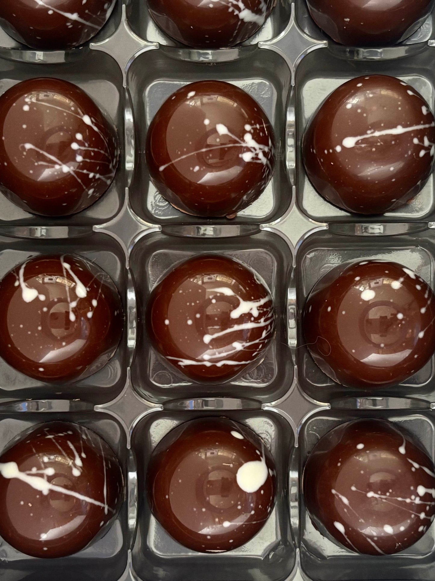 Chai Tea & Biscuit M!lk Chocolate Bonbons