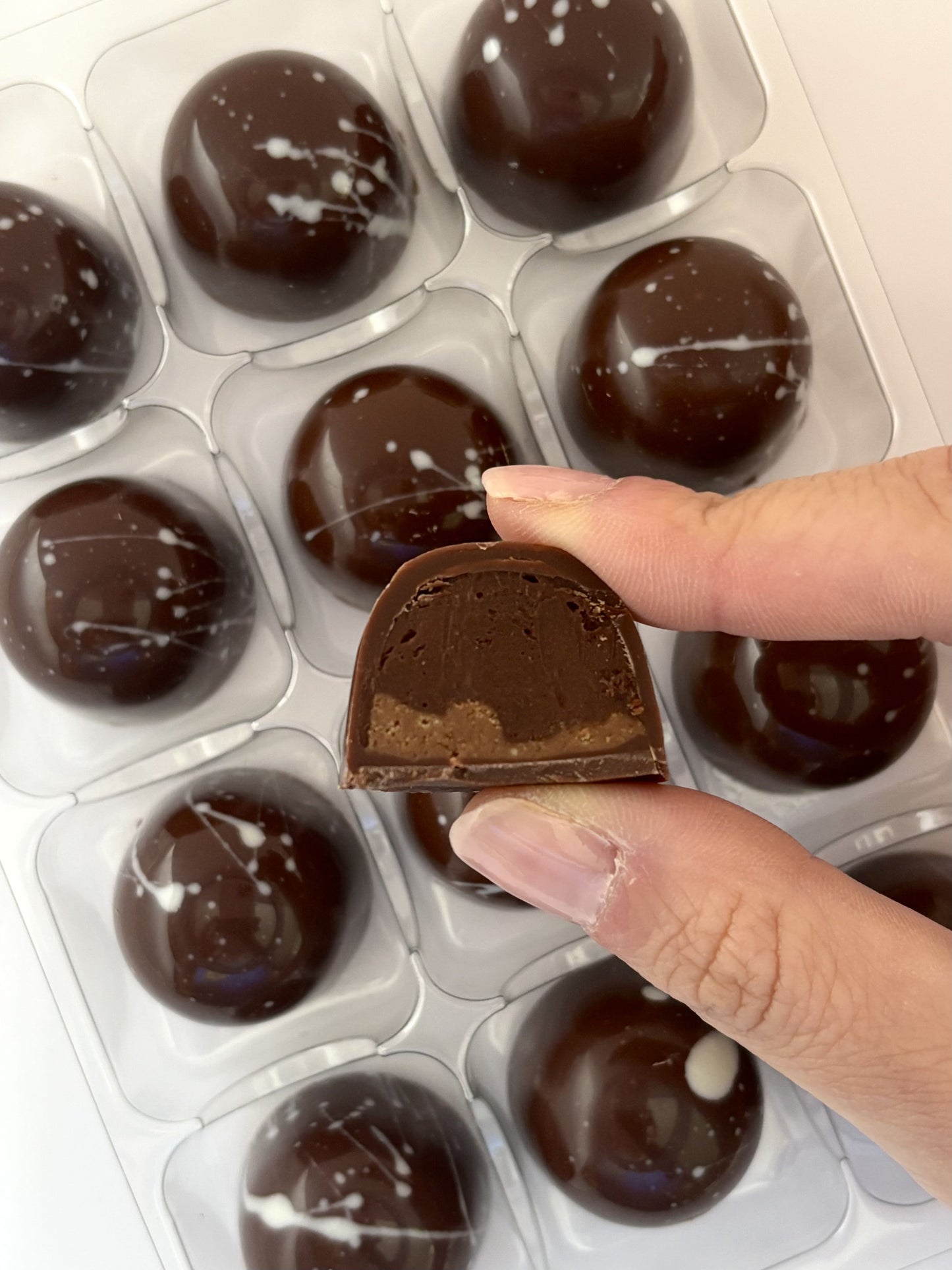 Chai Tea & Biscuit M!lk Chocolate Bonbons