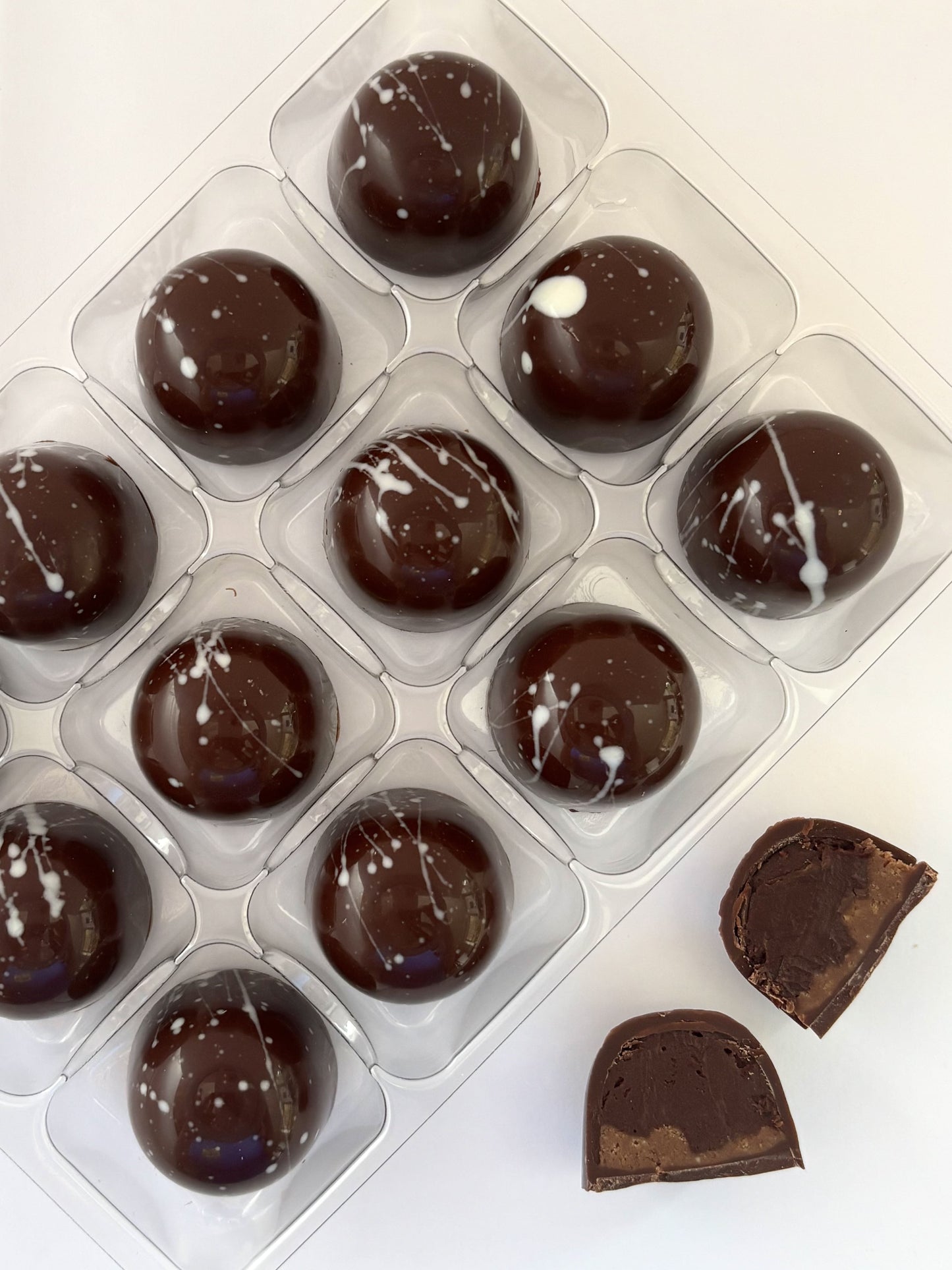 Chai Tea & Biscuit M!lk Chocolate Bonbons
